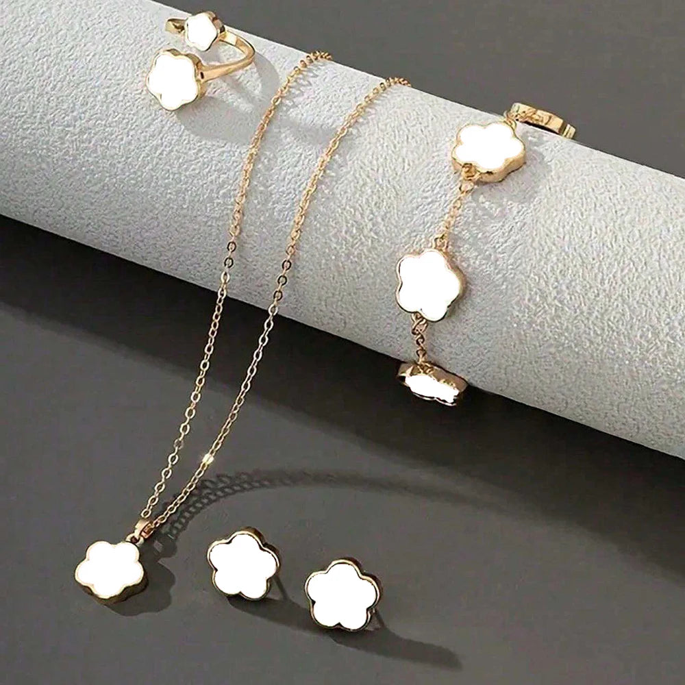 Five-leaf Clover Bracelet Earrings Necklace Three-piece set for woman Stylish Accessories Party Jewelry