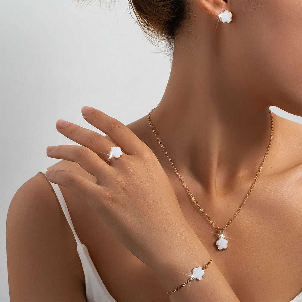 Five-leaf Clover Bracelet Earrings Necklace Three-piece set for woman Stylish Accessories Party Jewelry
