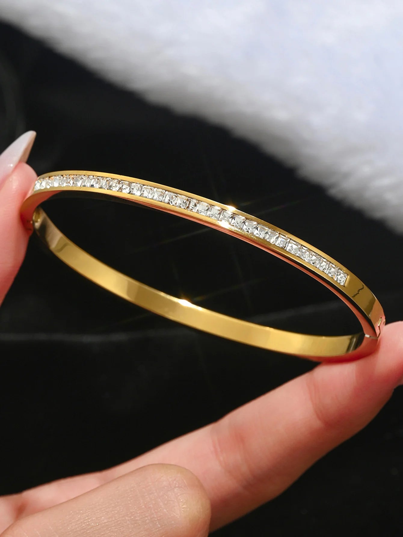 Women's bracelet gold bangles