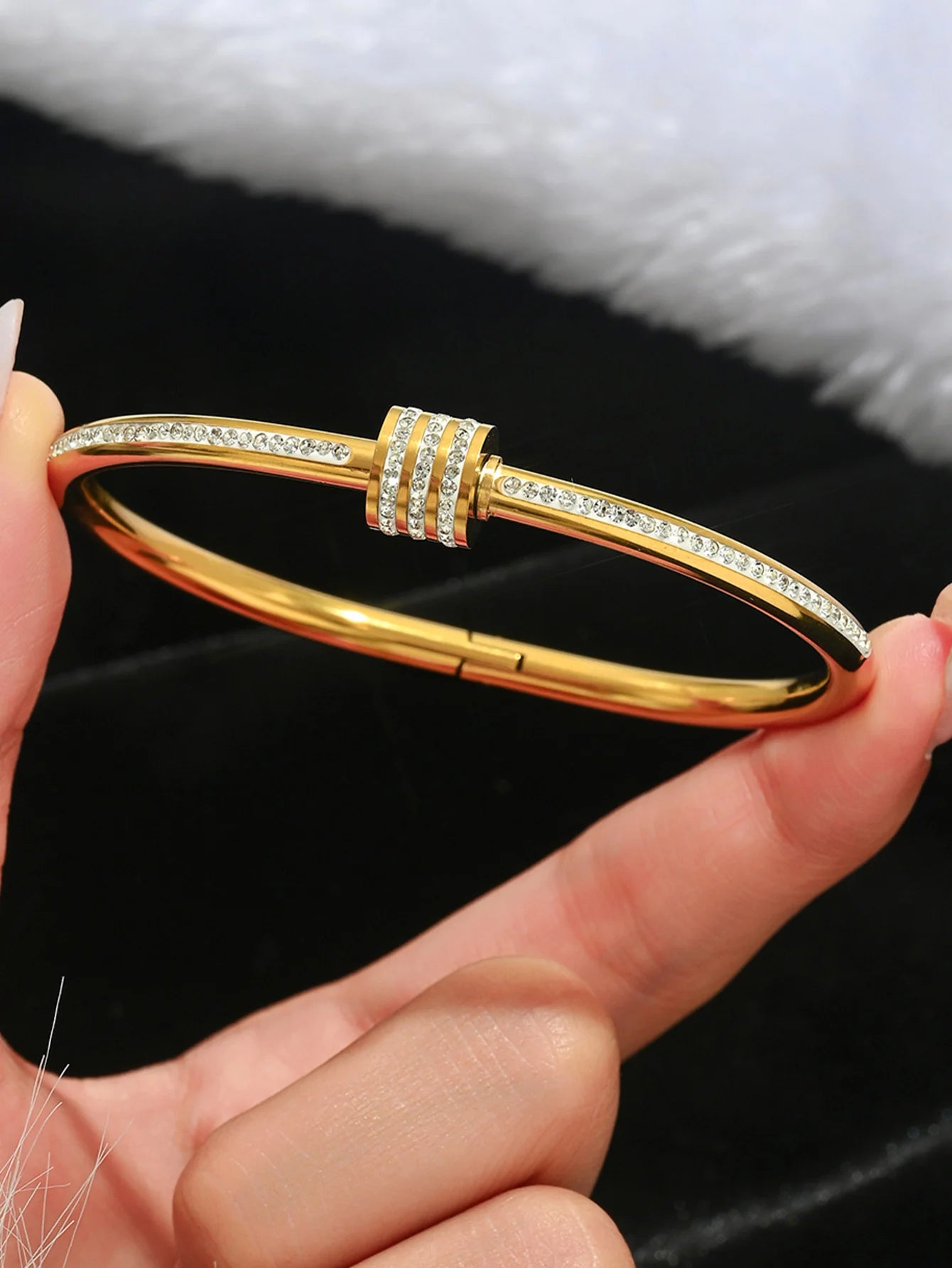 Women's bracelet gold bangles